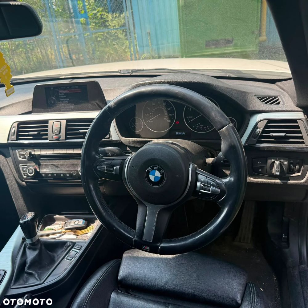 BMW Seria 3 320d xDrive M Sport - 9