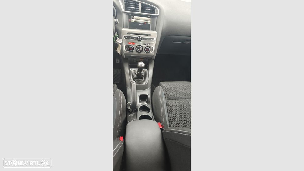 Citroën C4 1.2 PureTech Feel — fotografia 10