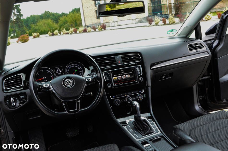 Volkswagen Golf 2.0 TDI (BlueMotion Technology) DSG Highline - 39