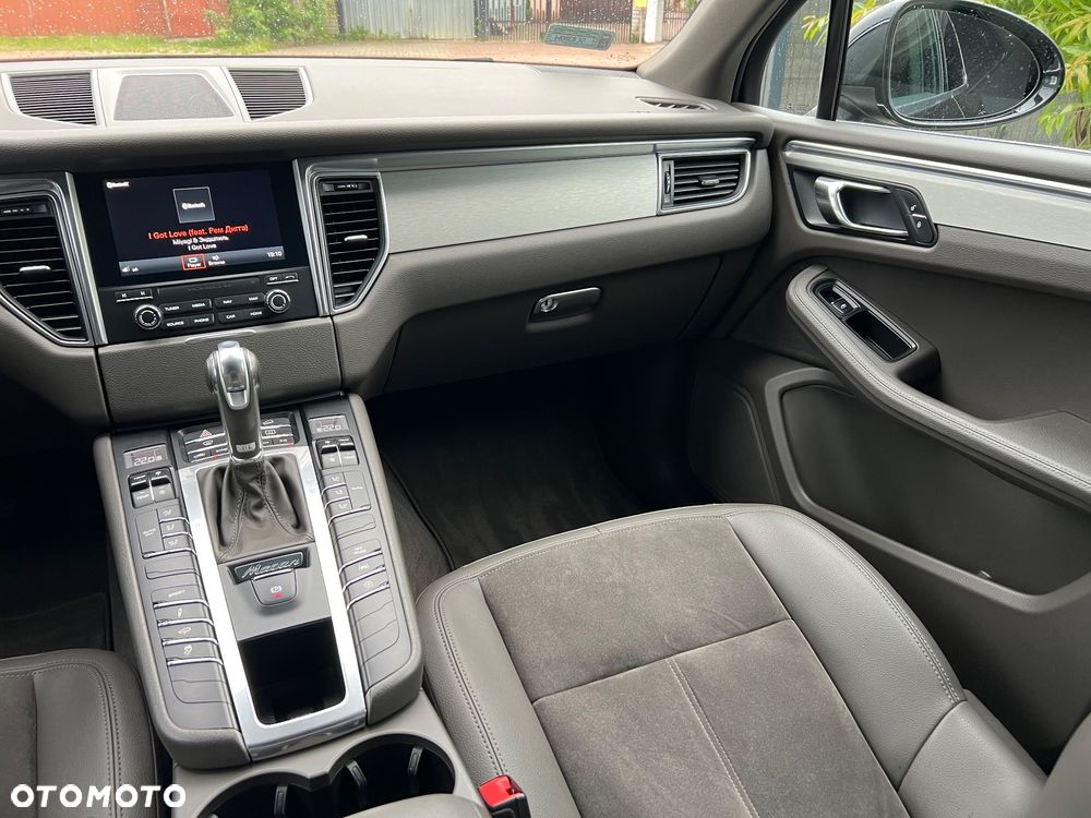 Porsche Macan - 28