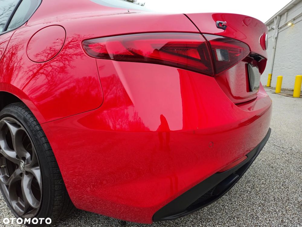 Alfa Romeo Giulia 2.0 Turbo TI Q4 - 12