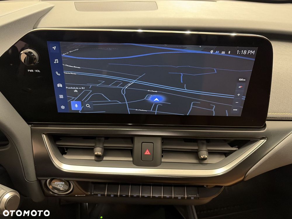 Lexus UX - 15