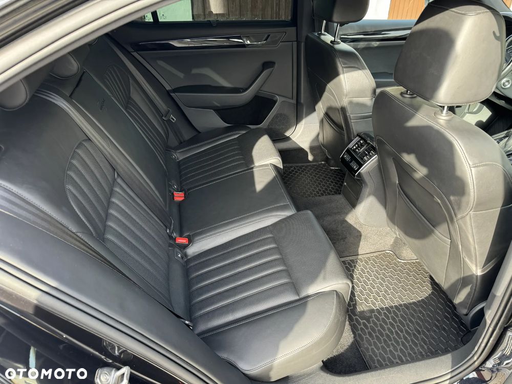 Skoda Superb 2.0 TDI 4x4 L&K DSG - 9