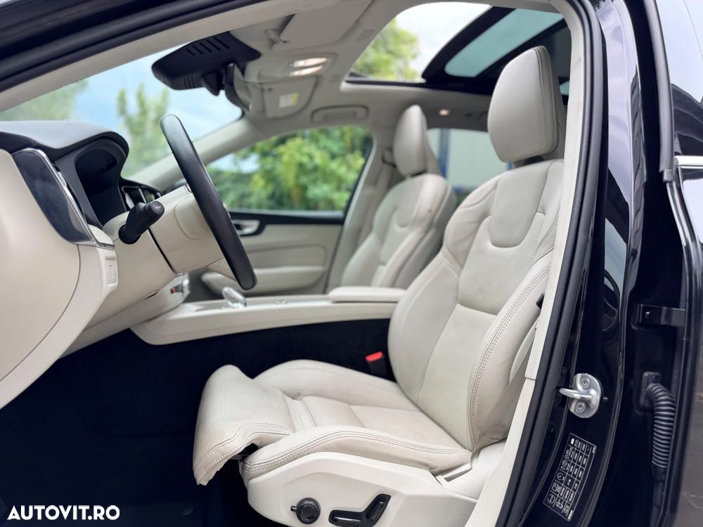 Volvo XC 60 B4 D AWD Ultimate Bright - 13