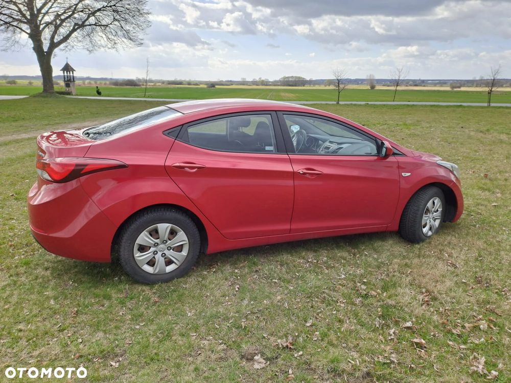 Hyundai Elantra 1.6 Classic + - 2