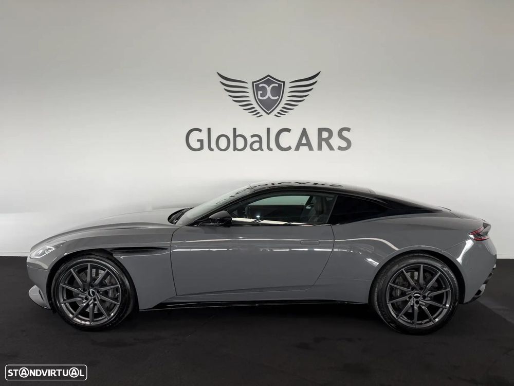 Aston Martin DB11 Coupé - 2