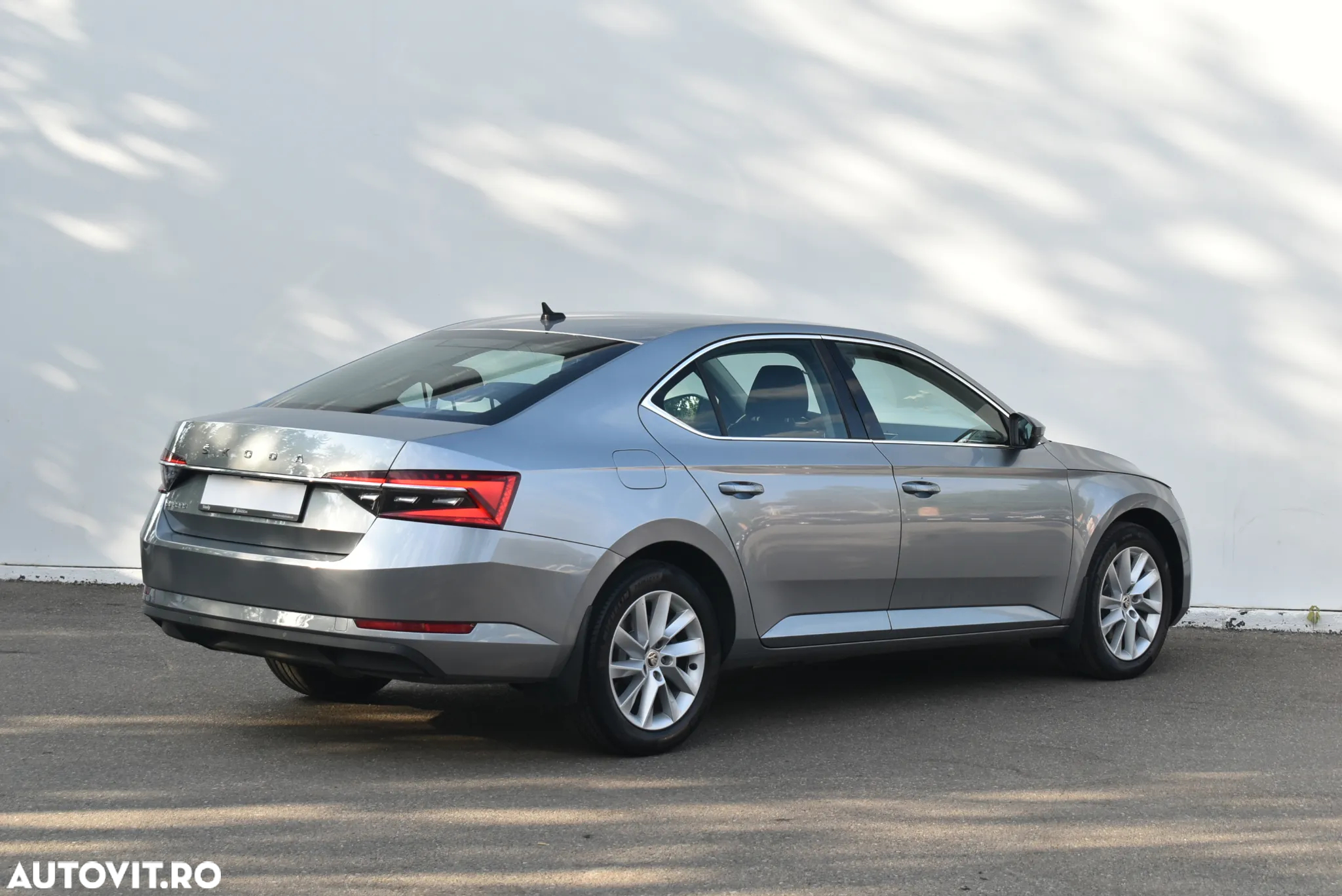 Skoda Superb 2.0 TDI DSG Ambition - 3