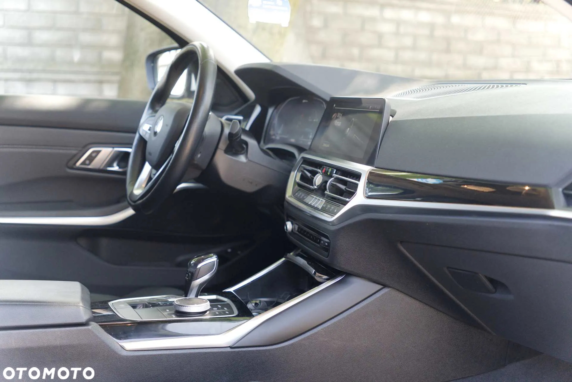BMW Seria 3 330e PHEV - 24