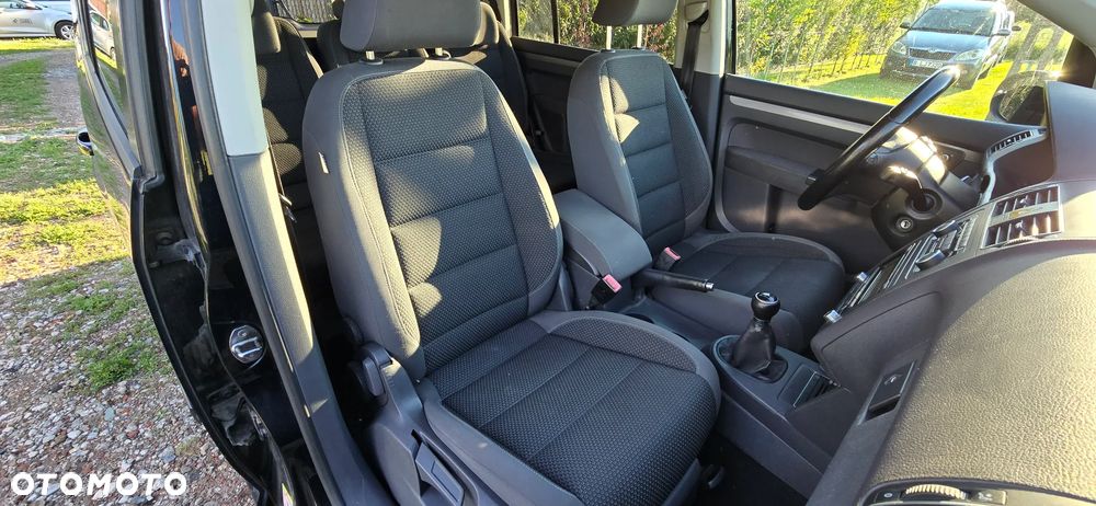 Volkswagen Touran - 21