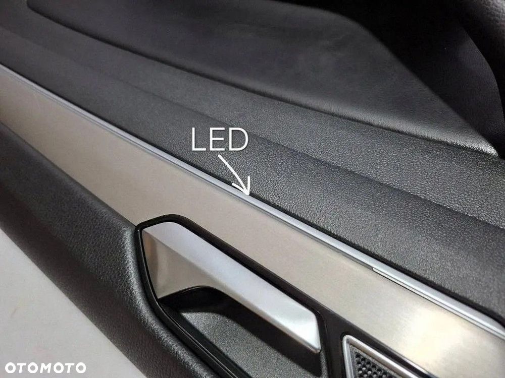 VW PASSAT B8 2019 Kombi Boczek drzwi tylnych prawy skóra LED 3G5867212 - 7