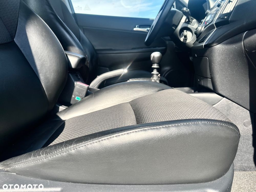 Hyundai i30 2.0 Premium - 9