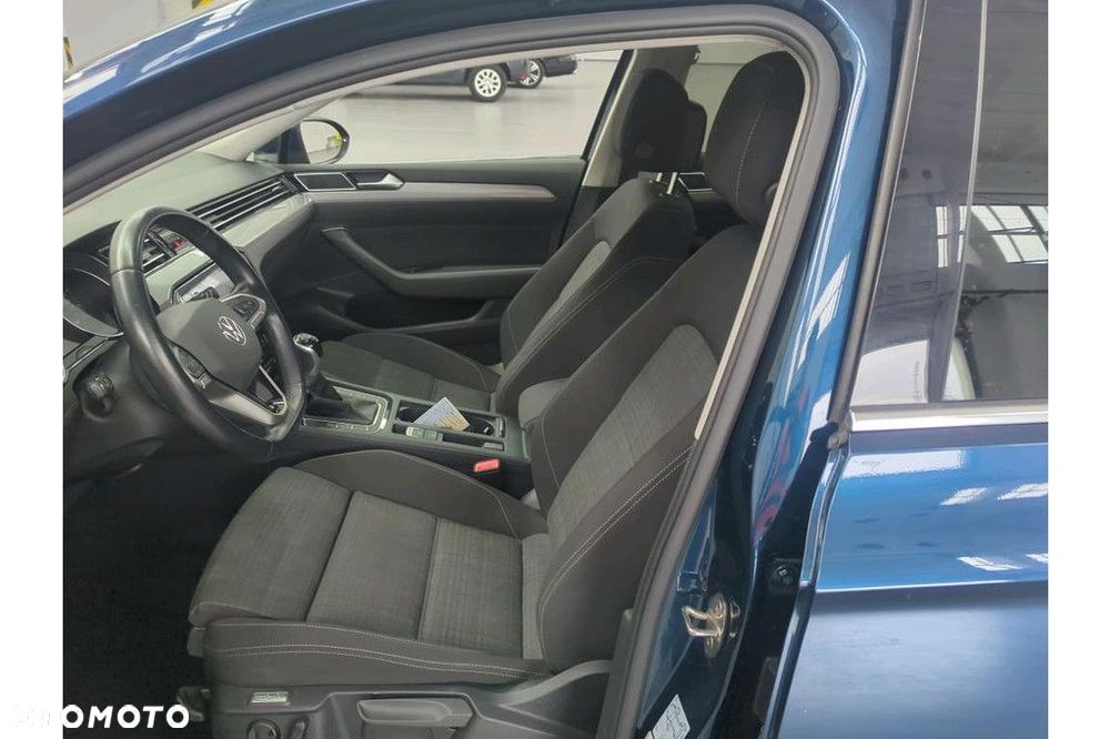 Volkswagen Passat - 5