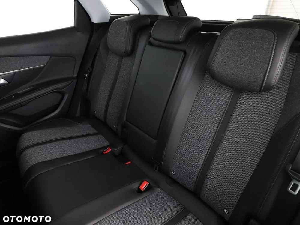 Peugeot 3008 1.2 PureTech Allure S&S EAT8 - 18