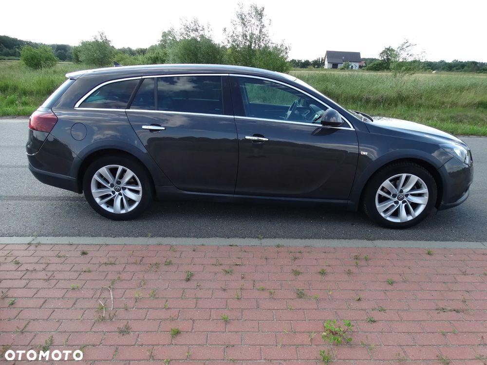 Opel Insignia Country Tourer 2.0 Diesel 4x4 Exclusive - 10