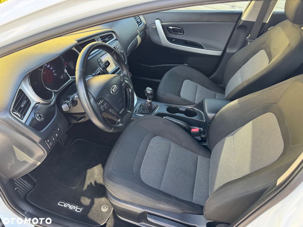 Kia Ceed 1.4 CVVT ISG Dream Team Edition - 21
