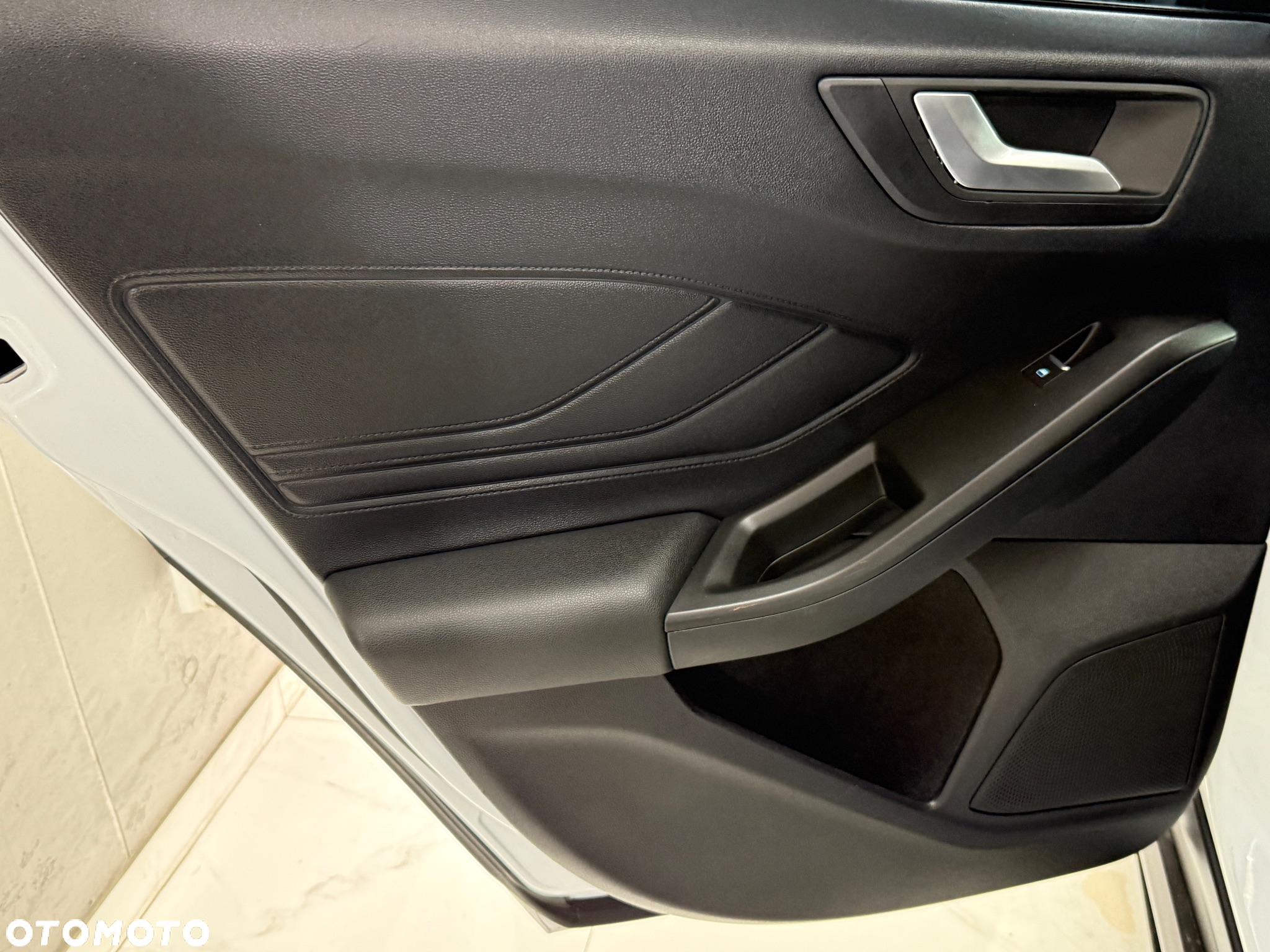 Ford Focus 1.0 EcoBoost Active - 11