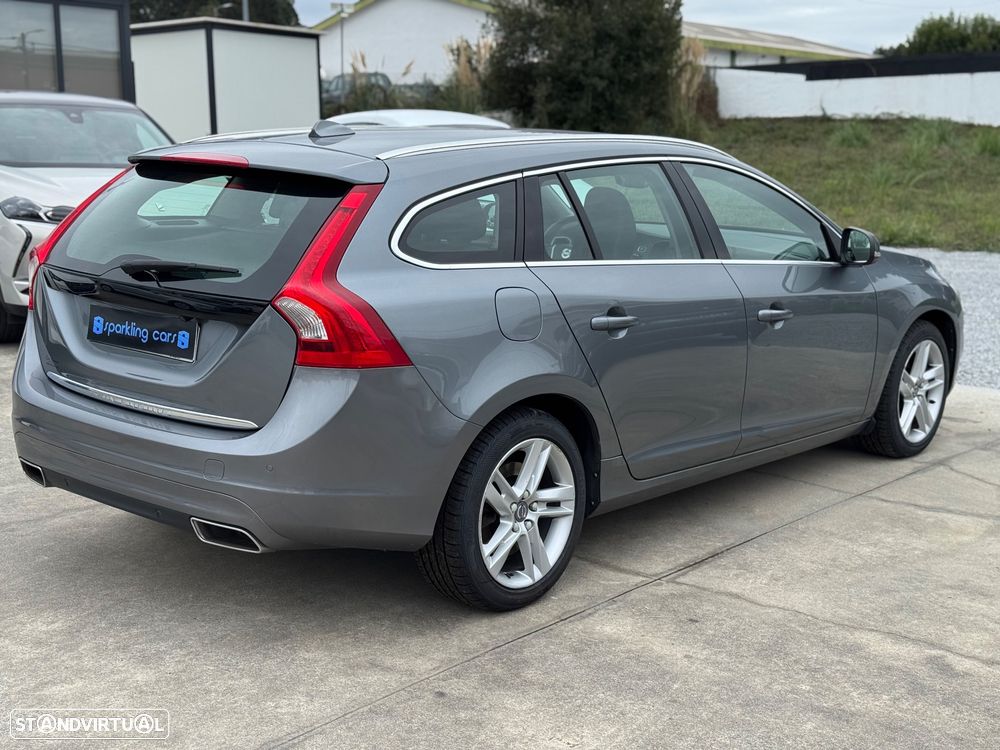 Volvo V60 2.4 D6 Summum AWD Phev - 3