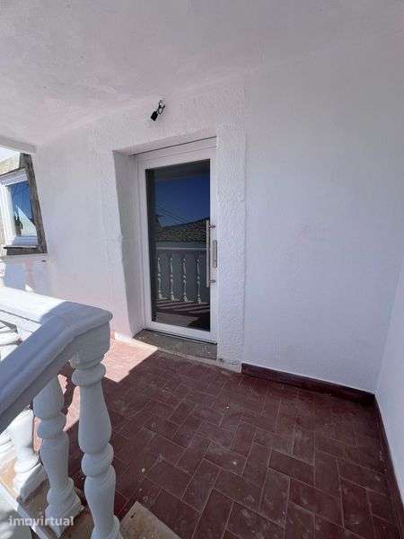 Moradia remodelada 2 pisos - Grande imagem: 5/12