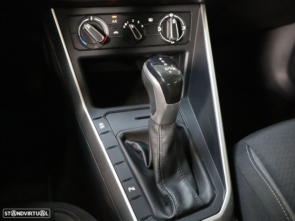 VW Polo 1.0 TSI Urban DSG - 16