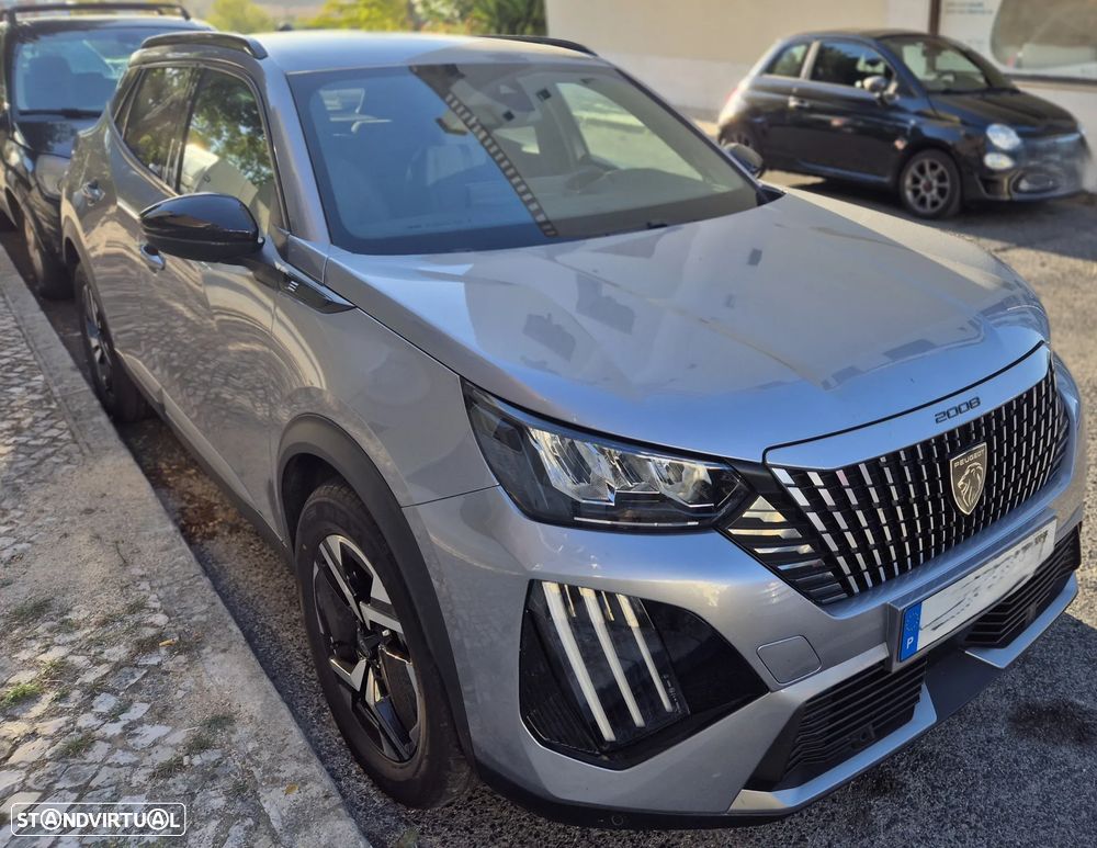 Peugeot e-2008 Allure - 11