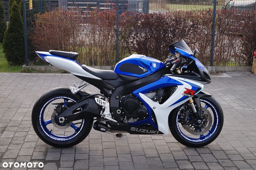 Suzuki GSX-R - 6