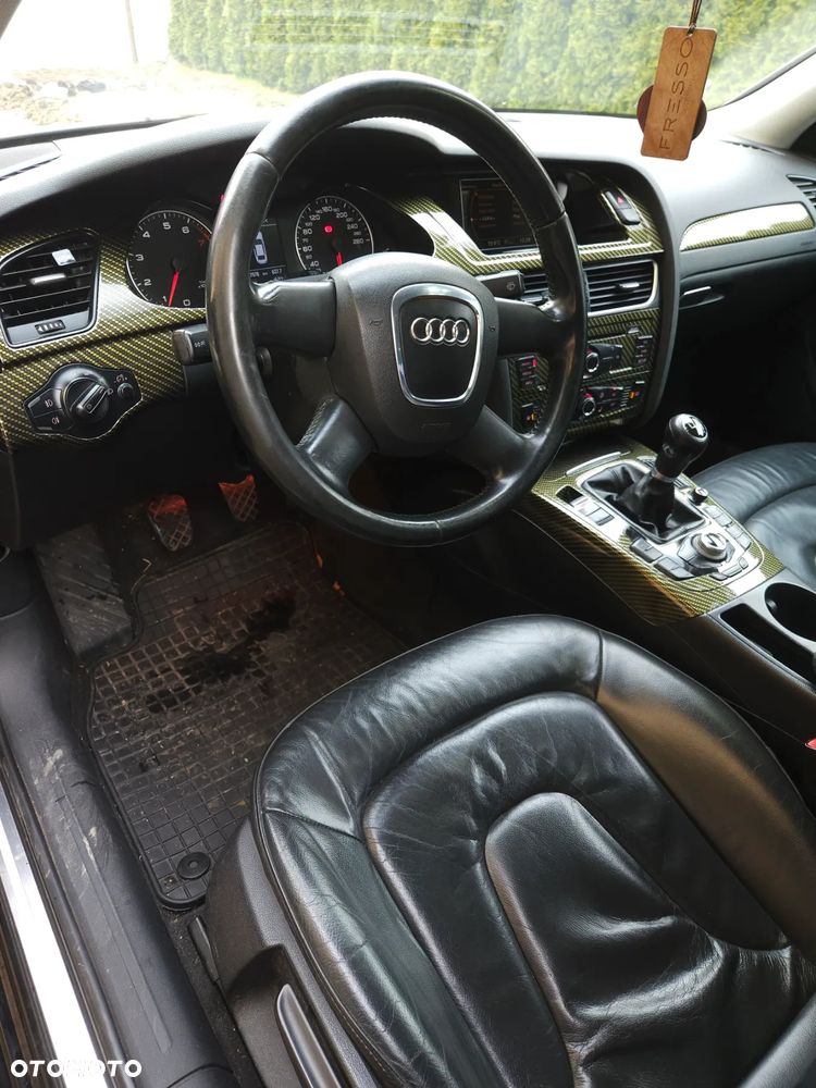 Audi A4 Limousine - 6