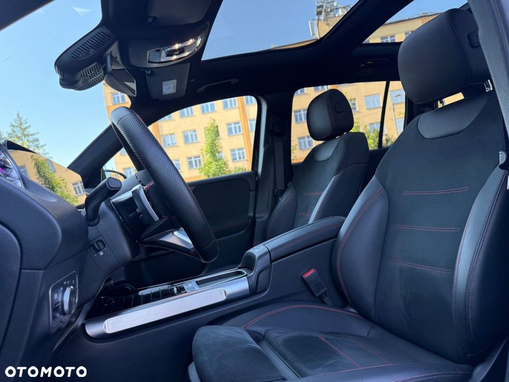 Mercedes-Benz GLB 250 mHEV 4-Matic AMG Line 8G-DCT - 10