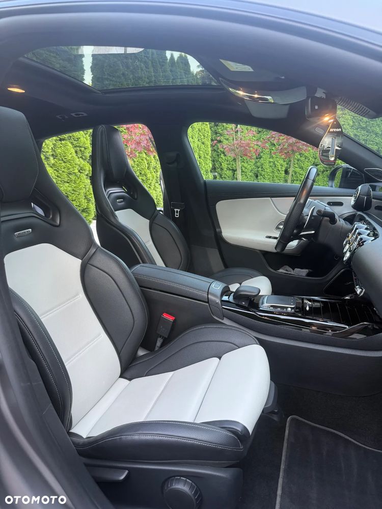 Mercedes-Benz CLA - 21