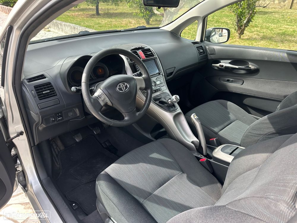 Toyota Auris 1.4 D-4D AC - 13