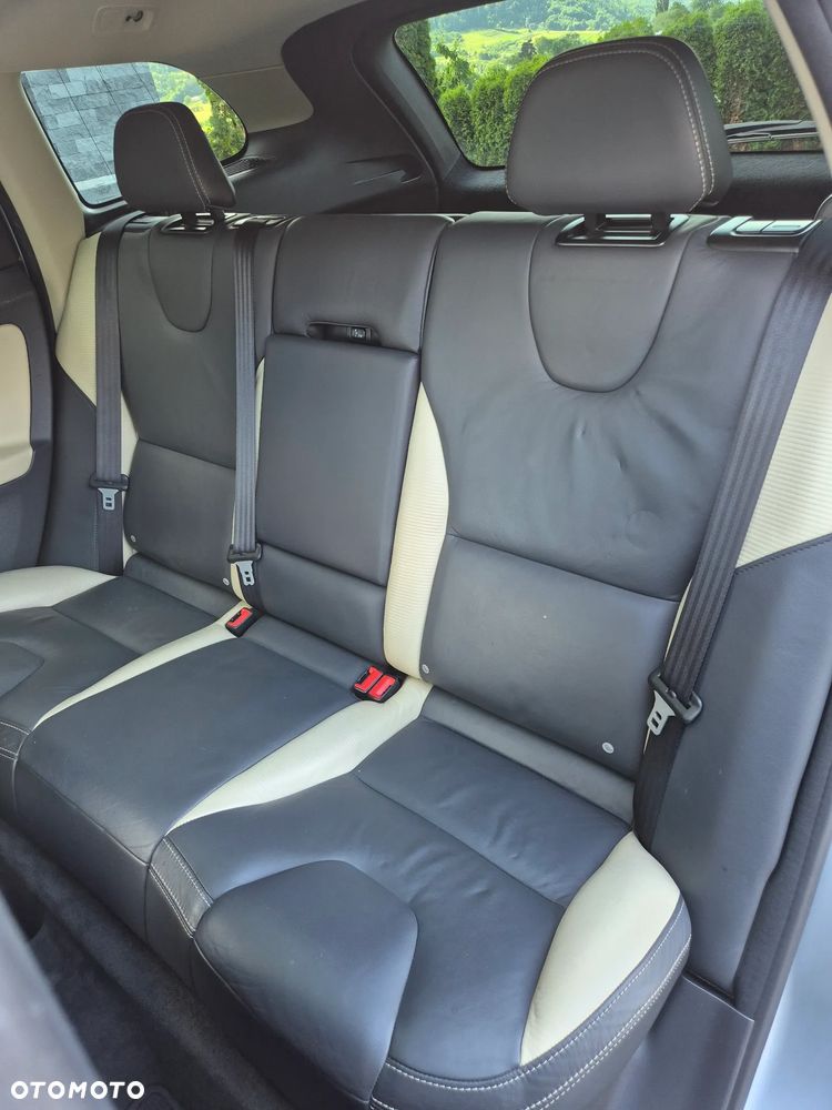 Volvo XC 60 T6 AWD R-Design - 22