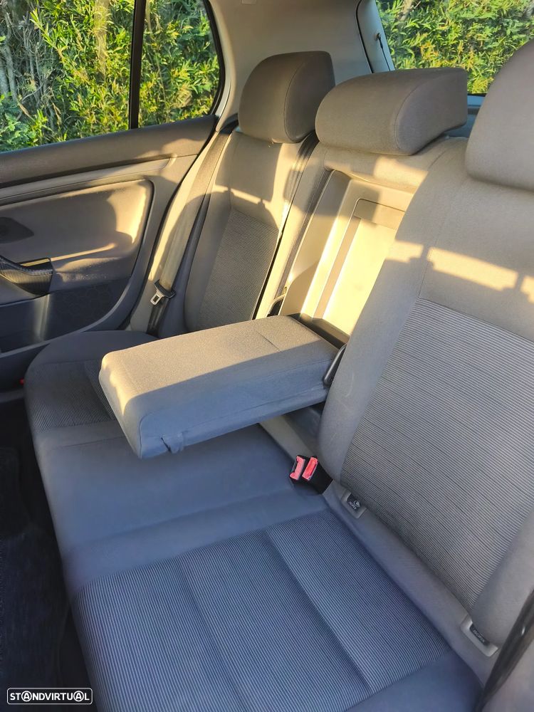 VW Golf 2.0 TDi Individual - 10