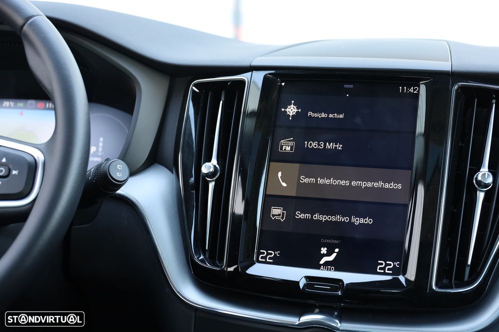 Volvo XC 60 2.0 T8 PHEV Momentum Plus AWD - 18