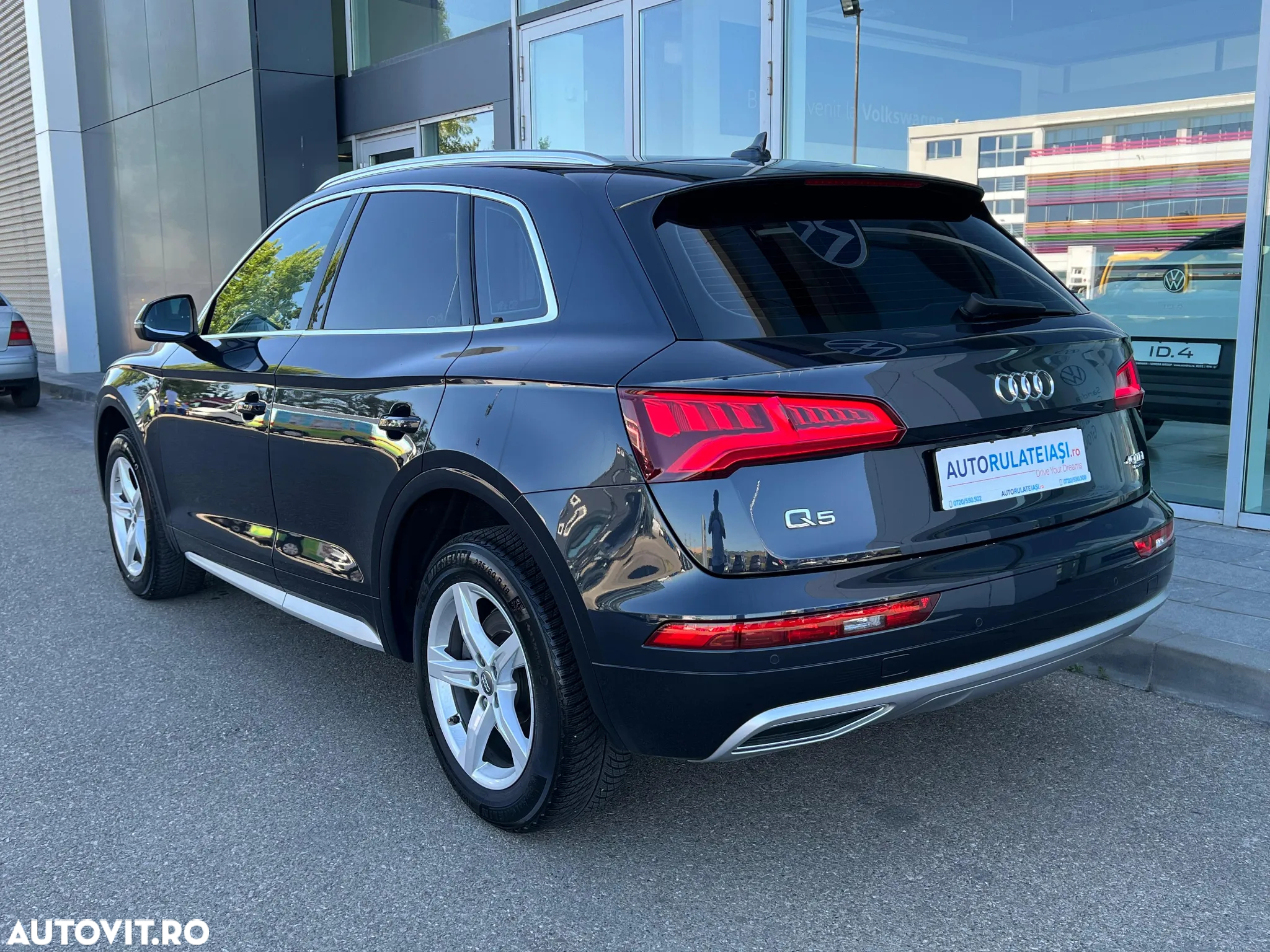 Audi Q5 2.0 40 TDI quattro S tronic Design - 6