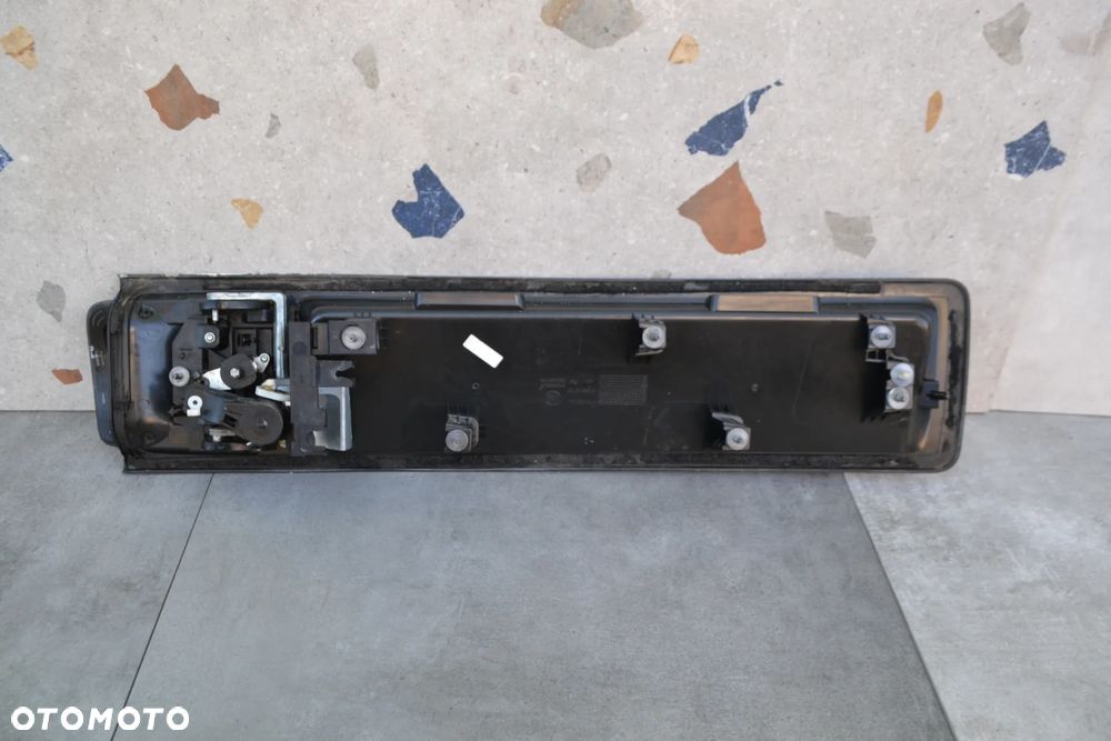 FIAT DOBLO II OPEL COMBO D KLAMKA DRZWI TYŁ TYLNA LEWA BLENDA RAMKA TABLICY 07355019700E - 2