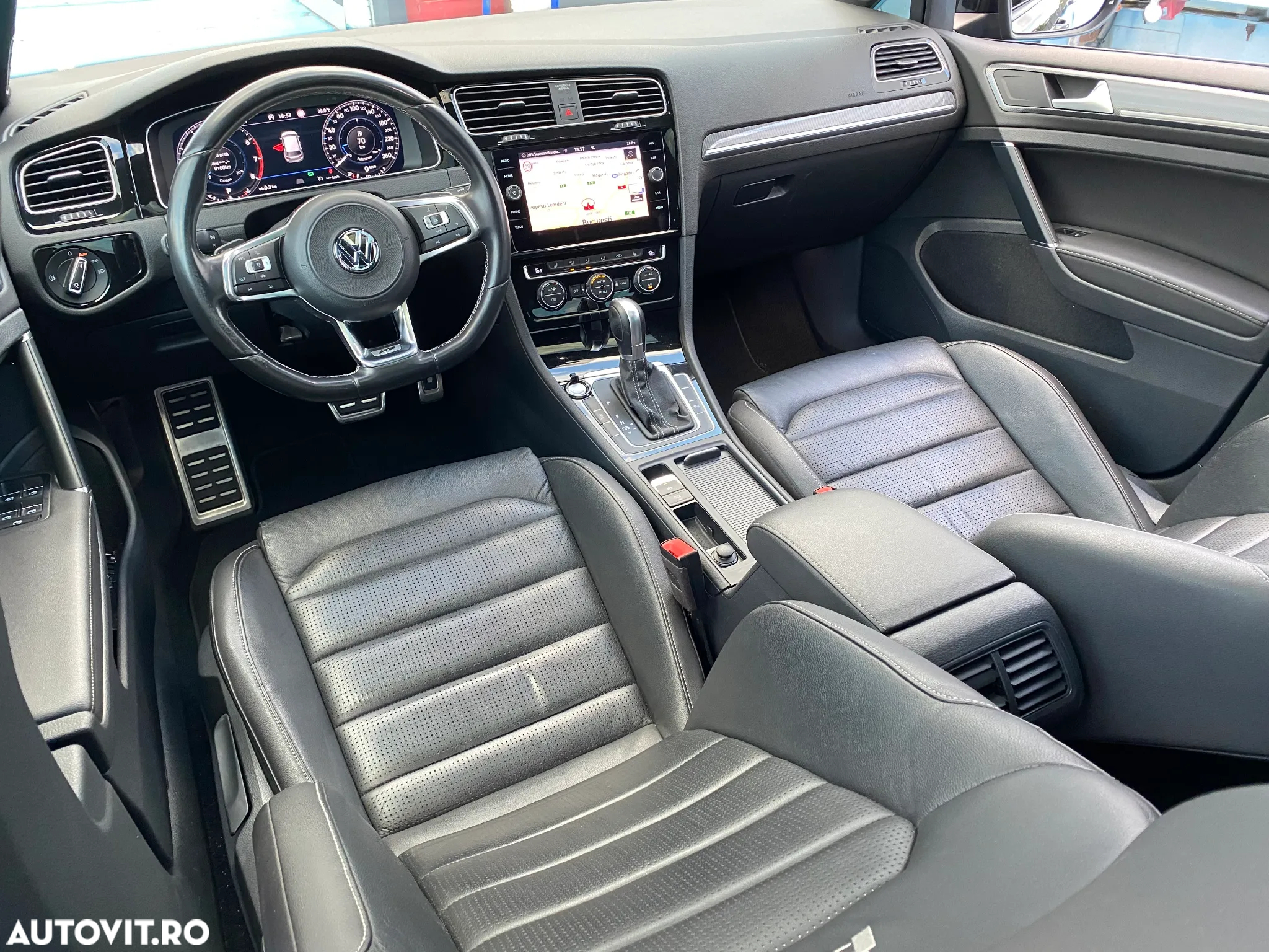 Volkswagen Golf 1.5 eTSI OPF DSG R-Line - 21