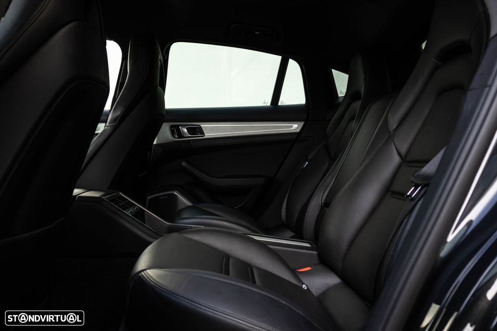 Porsche Panamera 4 S - 36