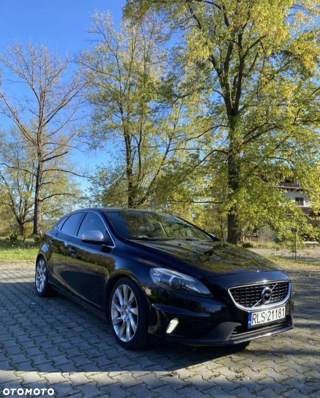 Volvo V40 D2 Drive-E R-Design Momentum - 1
