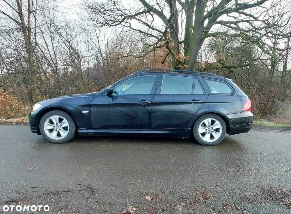 BMW Seria 3 320i - 5