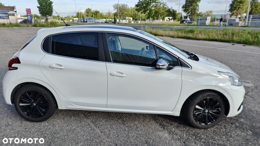 Peugeot 208 - 4