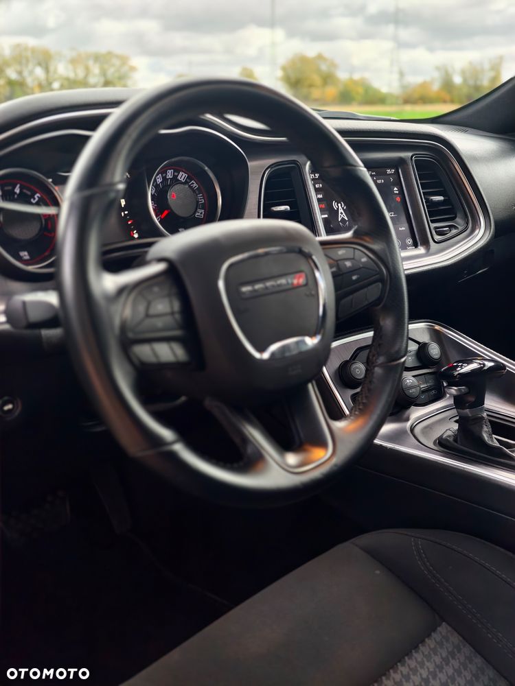 Dodge Challenger Automatik R/T Plus - 32