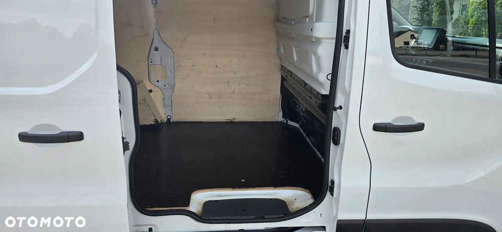 Renault Trafic - 16