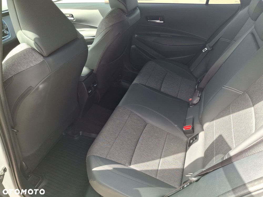 Toyota Corolla 2.0 Hybrid Style - 11