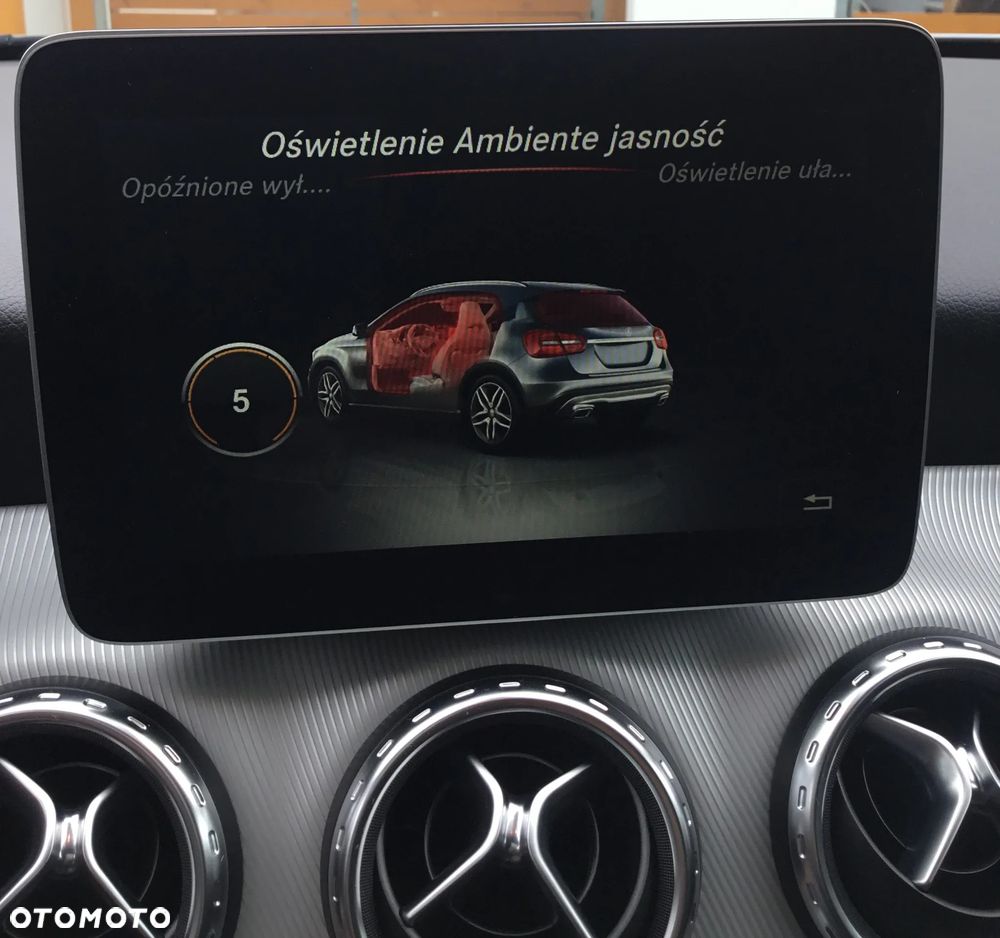 Mercedes-Benz GLA 180 7G-DCT UrbanStyle Edition - 4