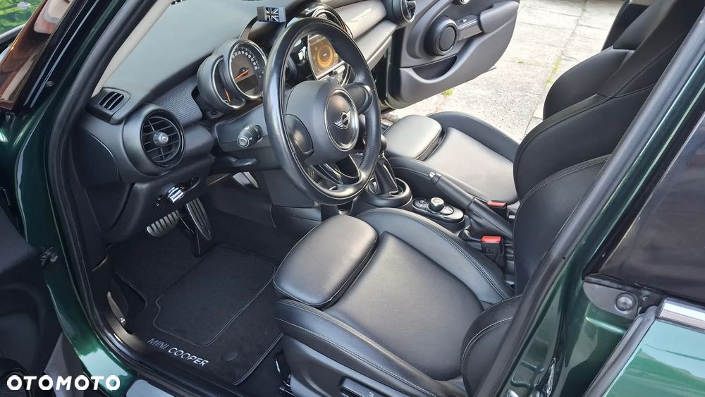 MINI Cooper Standard - 25