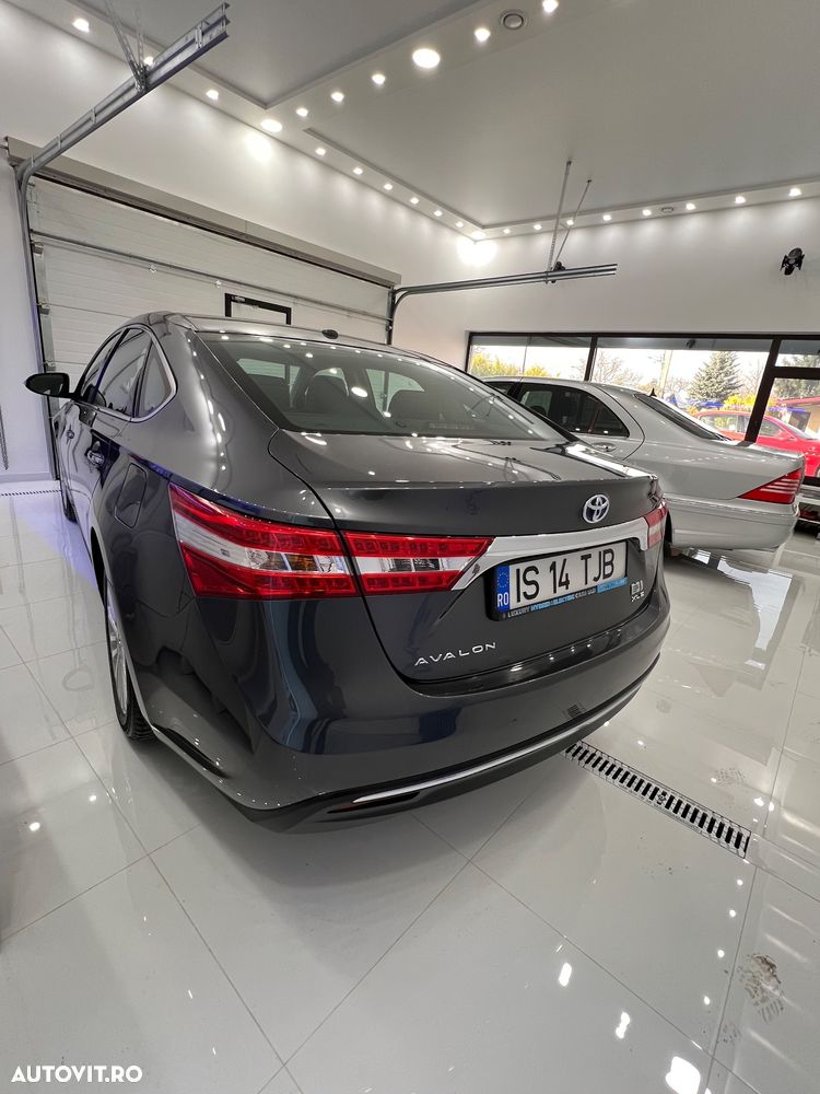 Toyota Avalon - 16