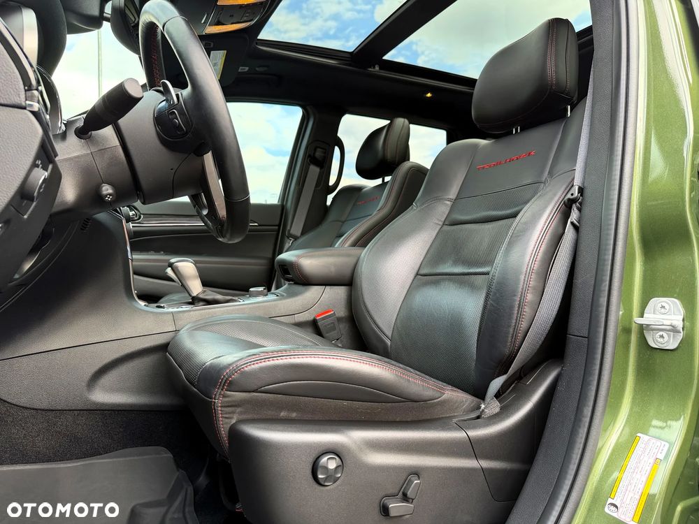 Jeep Grand Cherokee - 21