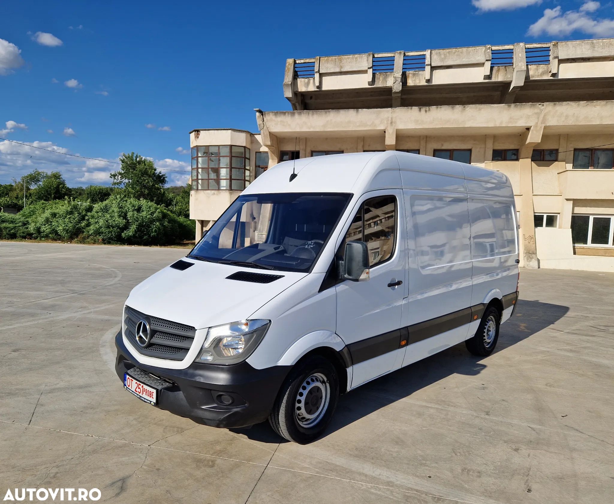 Mercedes-Benz Sprinter - 1