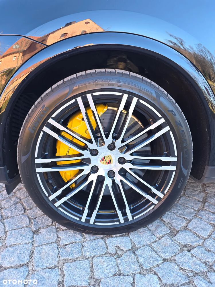 Porsche Cayenne Turbo S Tiptronic S - 25