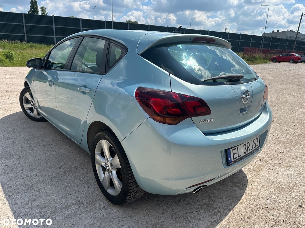Opel Astra 1.6 Turbo Edition - 4