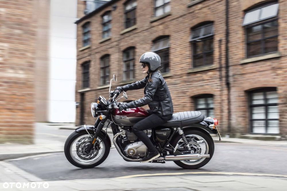 Triumph Bonneville - 9